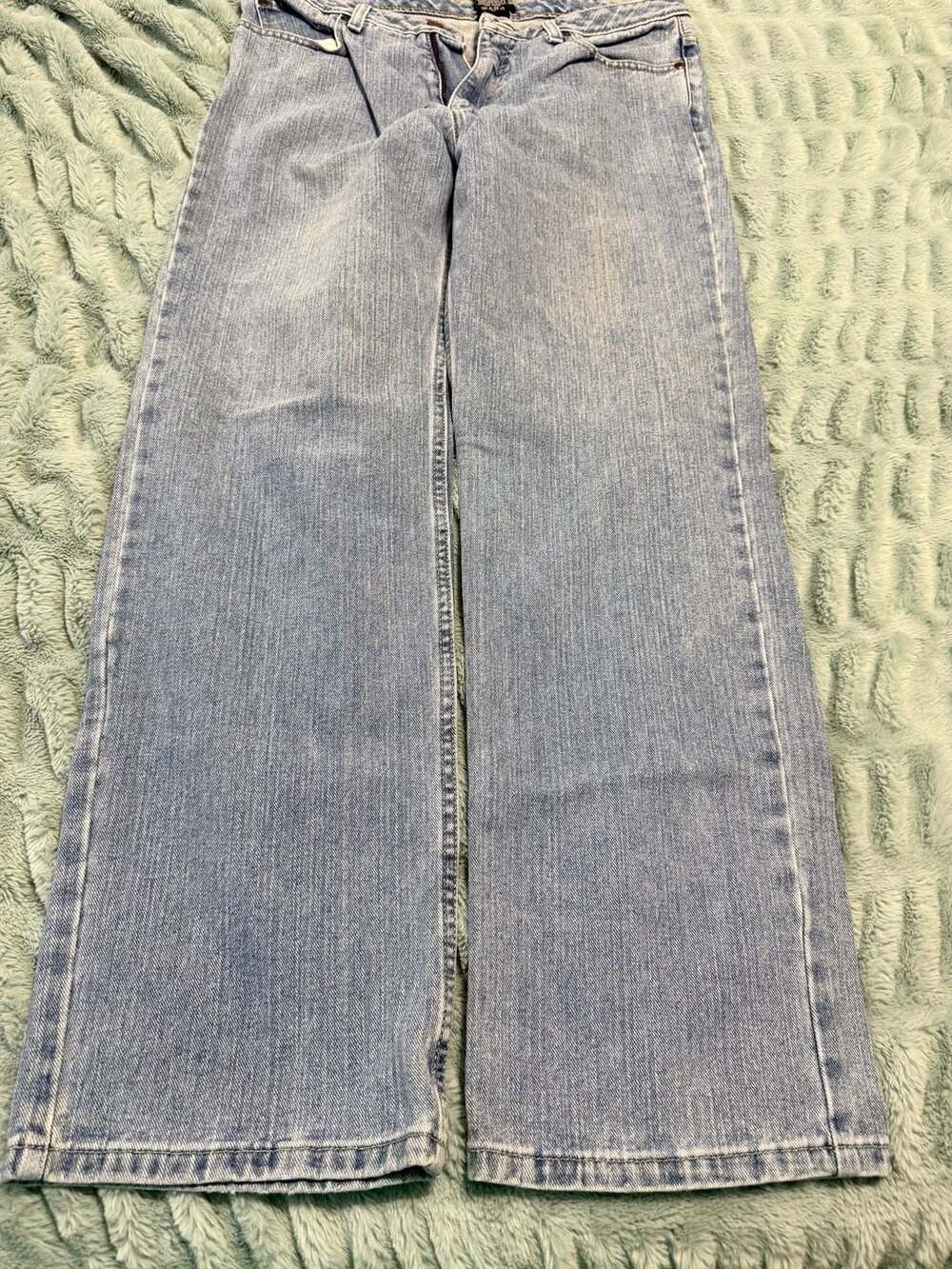 Van Heusen Light Wash Denim Straight Leg Jeans Size 32x32